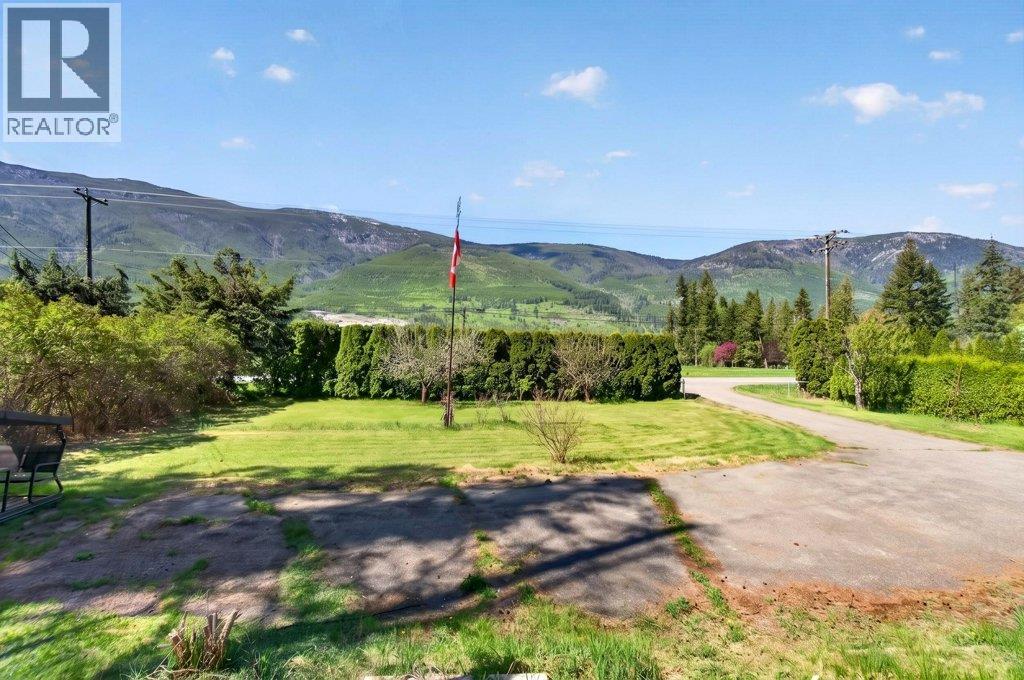 97 Salmon River Road, Salmon Arm, British Columbia  V1E 3E2 - Photo 7 - 10386213