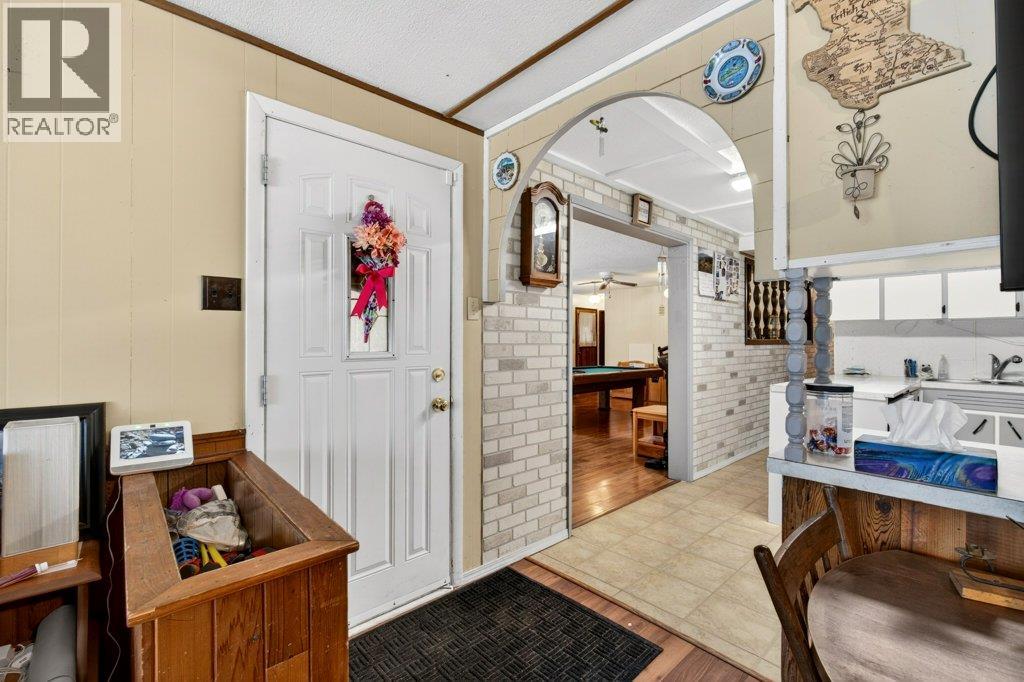 97 Salmon River Road, Salmon Arm, British Columbia  V1E 3E2 - Photo 8 - 10386213