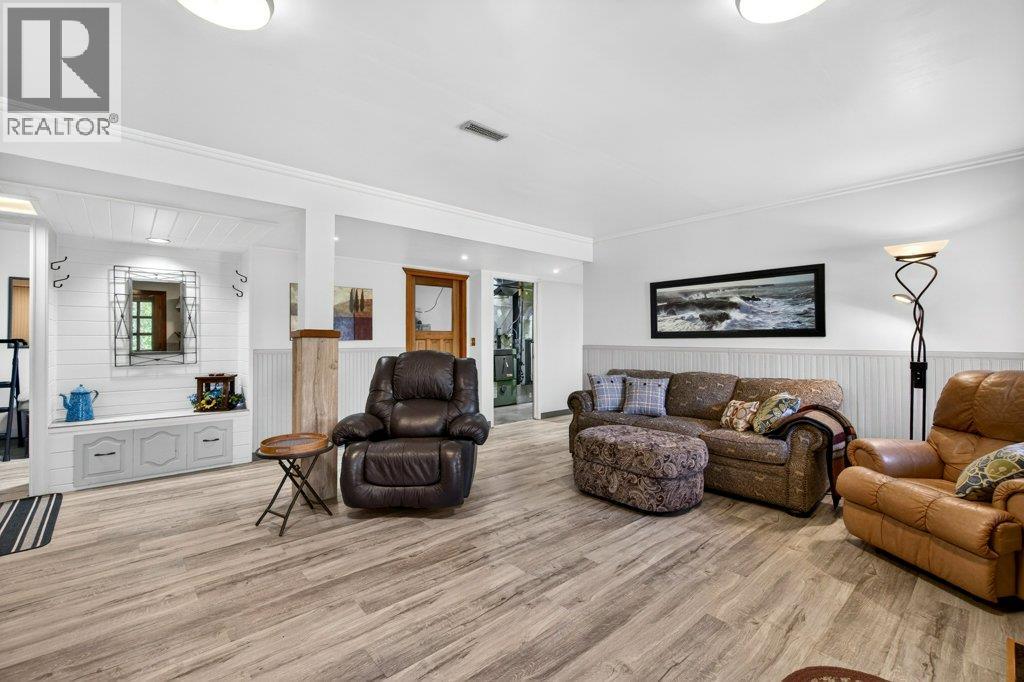 22 Crossman Road, Enderby, British Columbia  V0E 1V3 - Photo 7 - 10384703