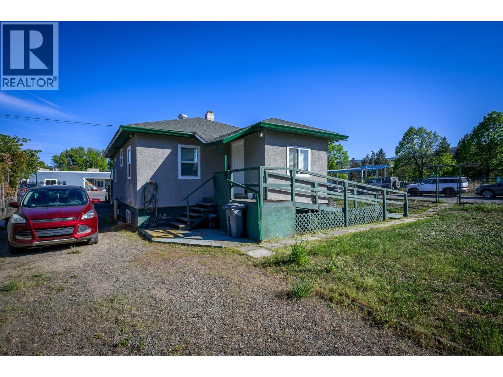 164 Holway Street, Kamloops, British Columbia  V2B 4A4 - Photo 2 - 10385742