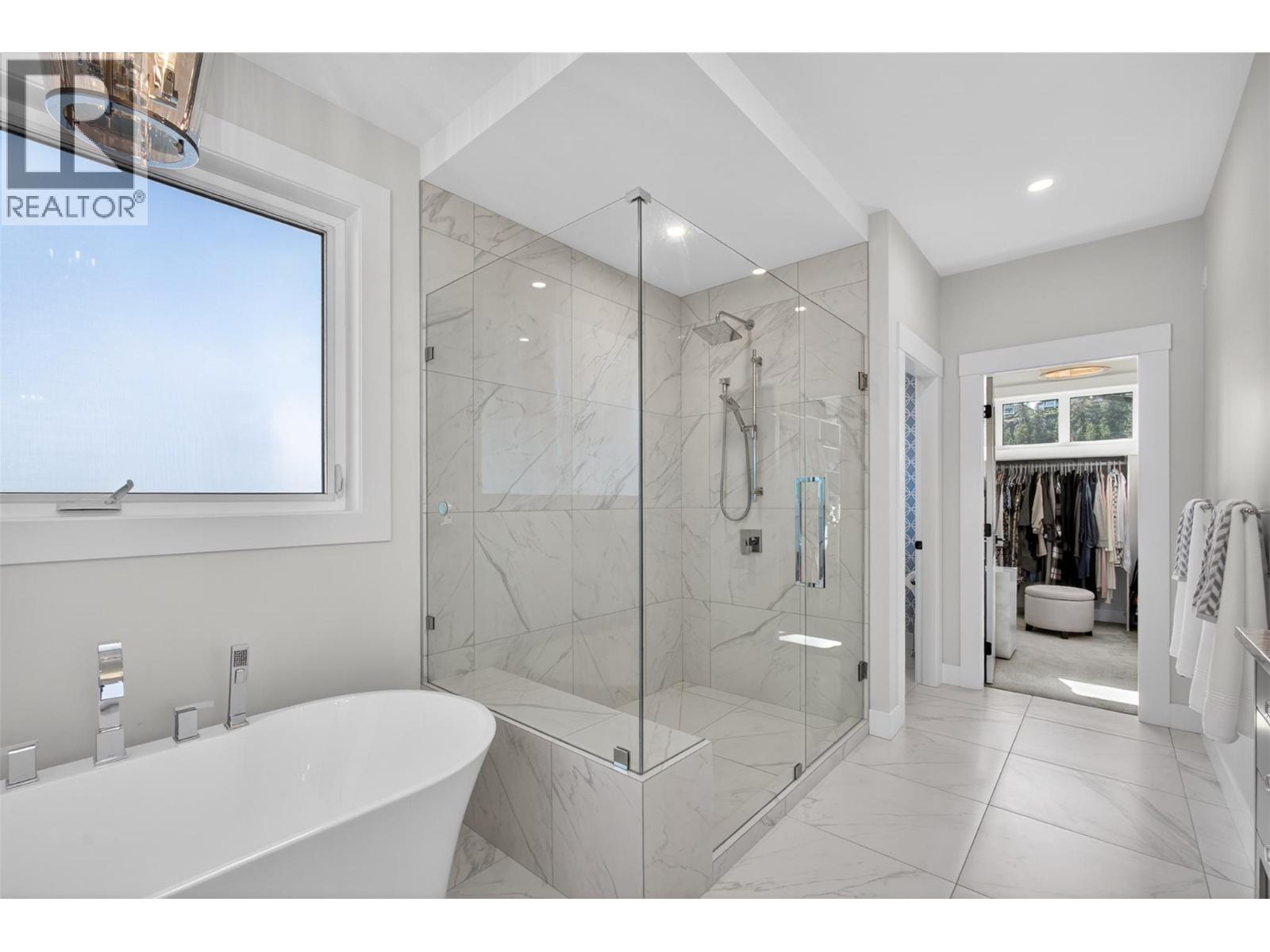 266 Summer Wood Drive, Kelowna, British Columbia  V1V 0C9 - Photo 37 - 10384635