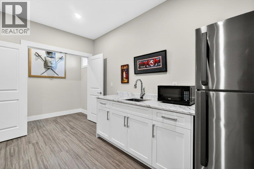 1530 2 Street Se, Salmon Arm, British Columbia  V1E 0G3 - Photo 33 - 10386378