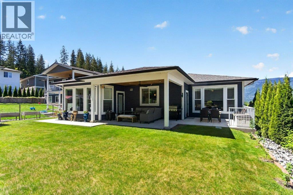 1530 2 Street Se, Salmon Arm, British Columbia  V1E 0G3 - Photo 58 - 10386378