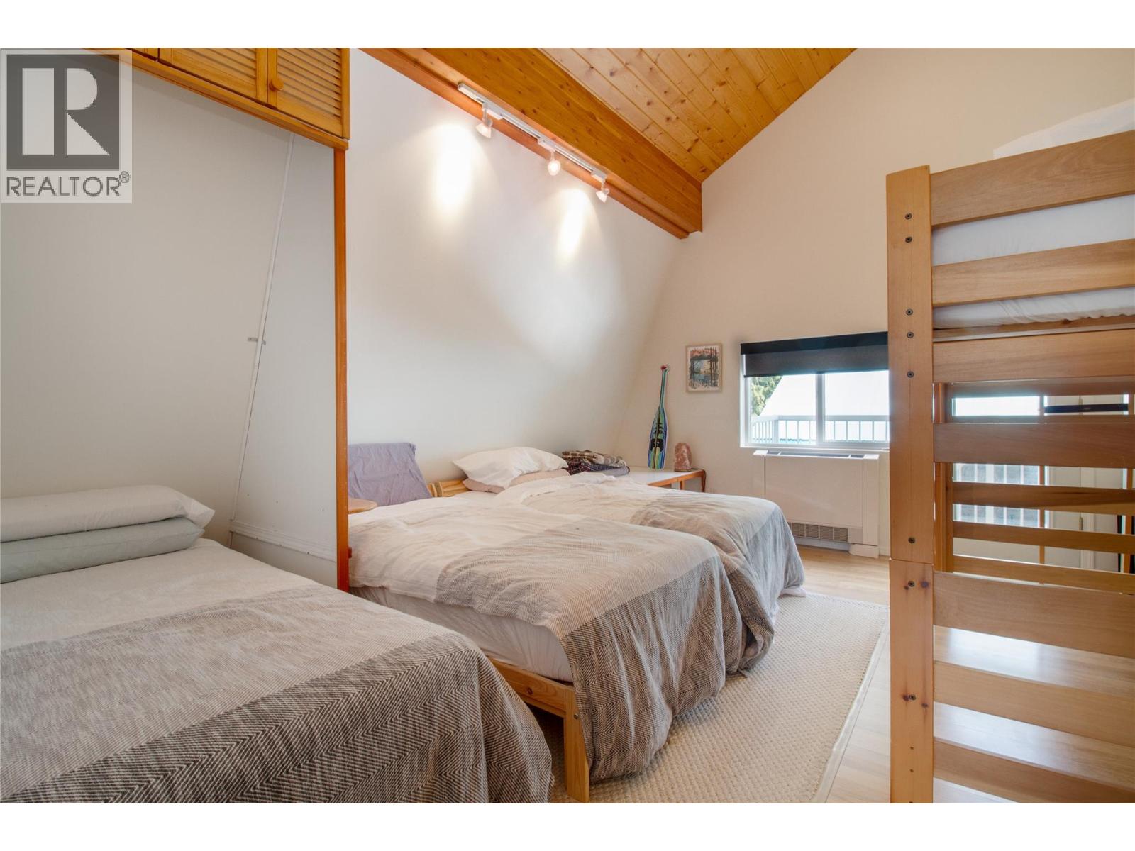 6209 Sawczuk Road Sawczuk Road, Trout Lake, British Columbia  V0G 1R2 - Photo 14 - 10386318