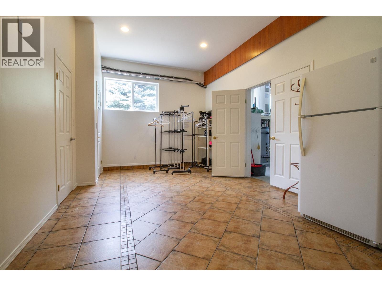 6209 Sawczuk Road Sawczuk Road, Trout Lake, British Columbia  V0G 1R2 - Photo 23 - 10386318