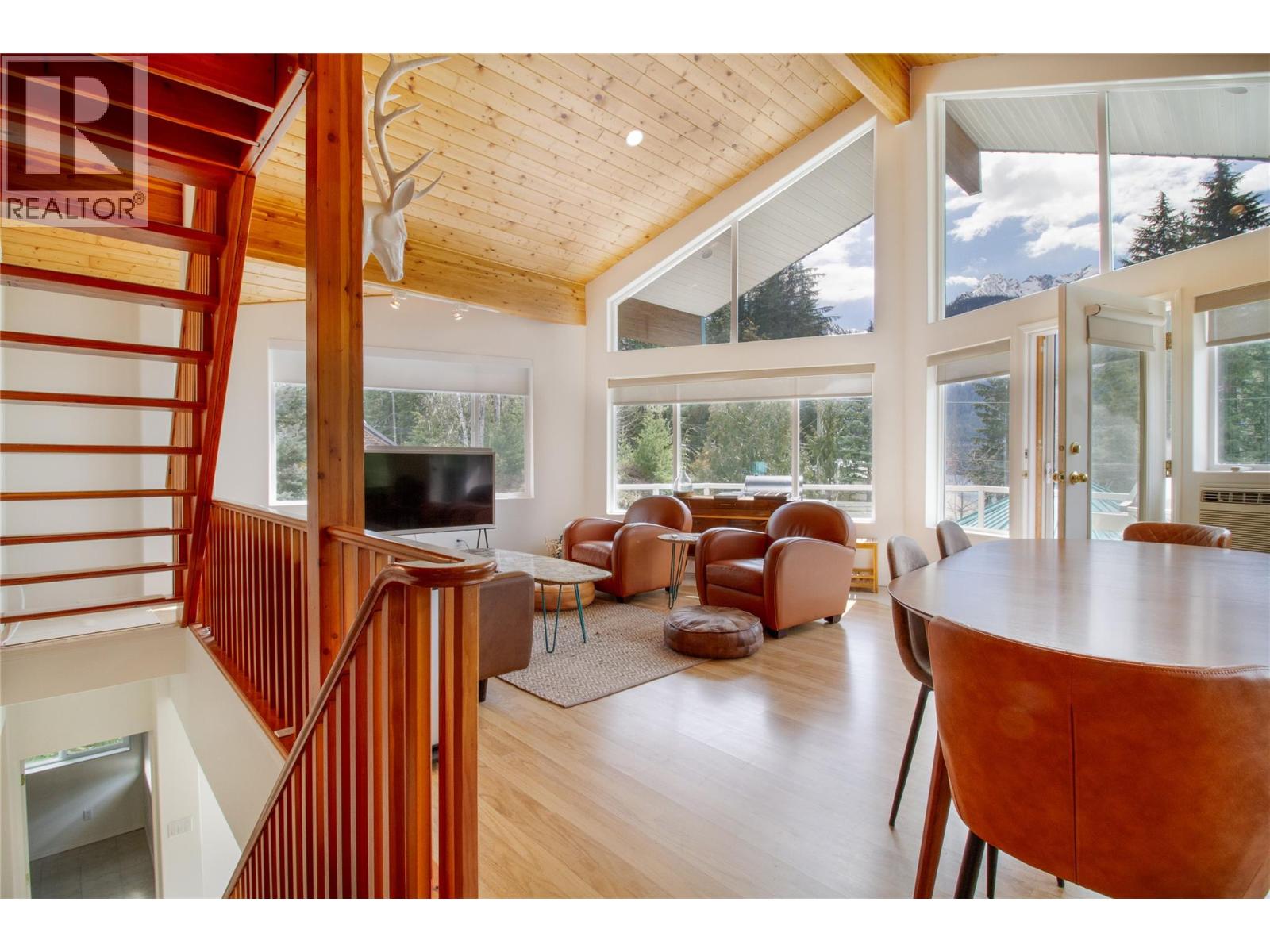6209 Sawczuk Road Sawczuk Road, Trout Lake, British Columbia  V0G 1R2 - Photo 6 - 10386318
