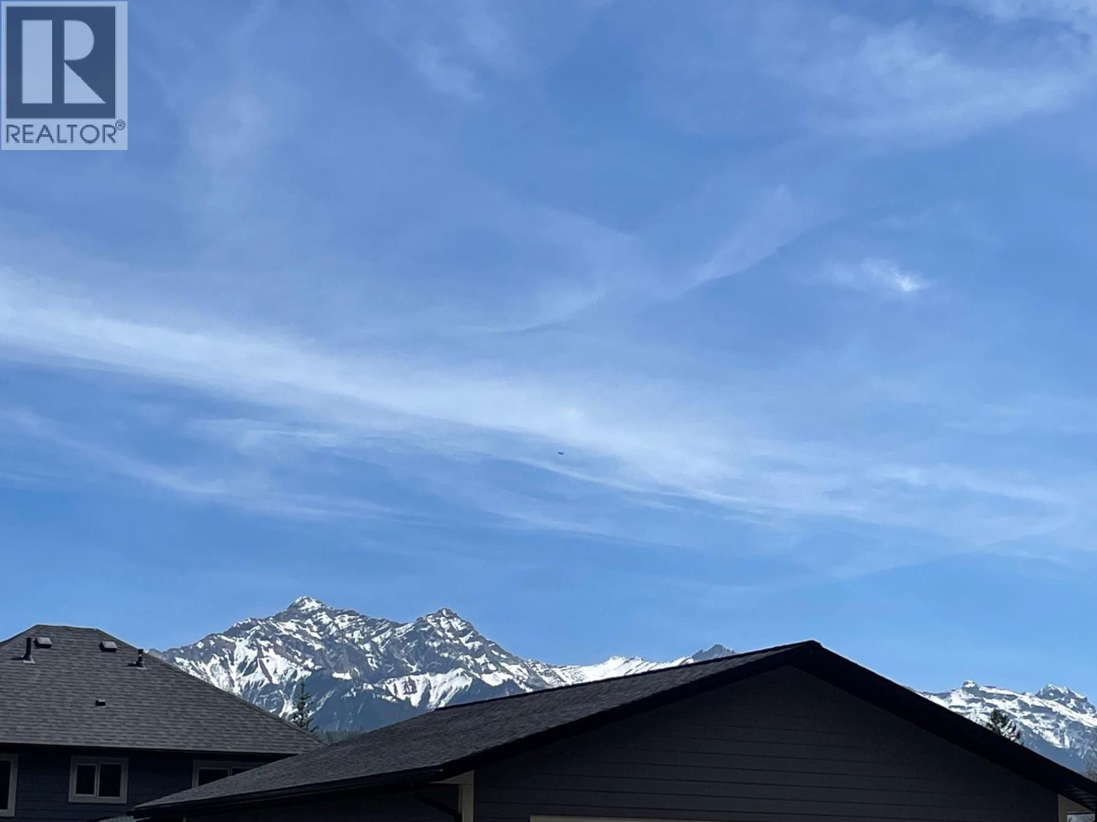 10 Daswon Crescent, Elkford, British Columbia  V0B 1H0 - Photo 4 - 10386229