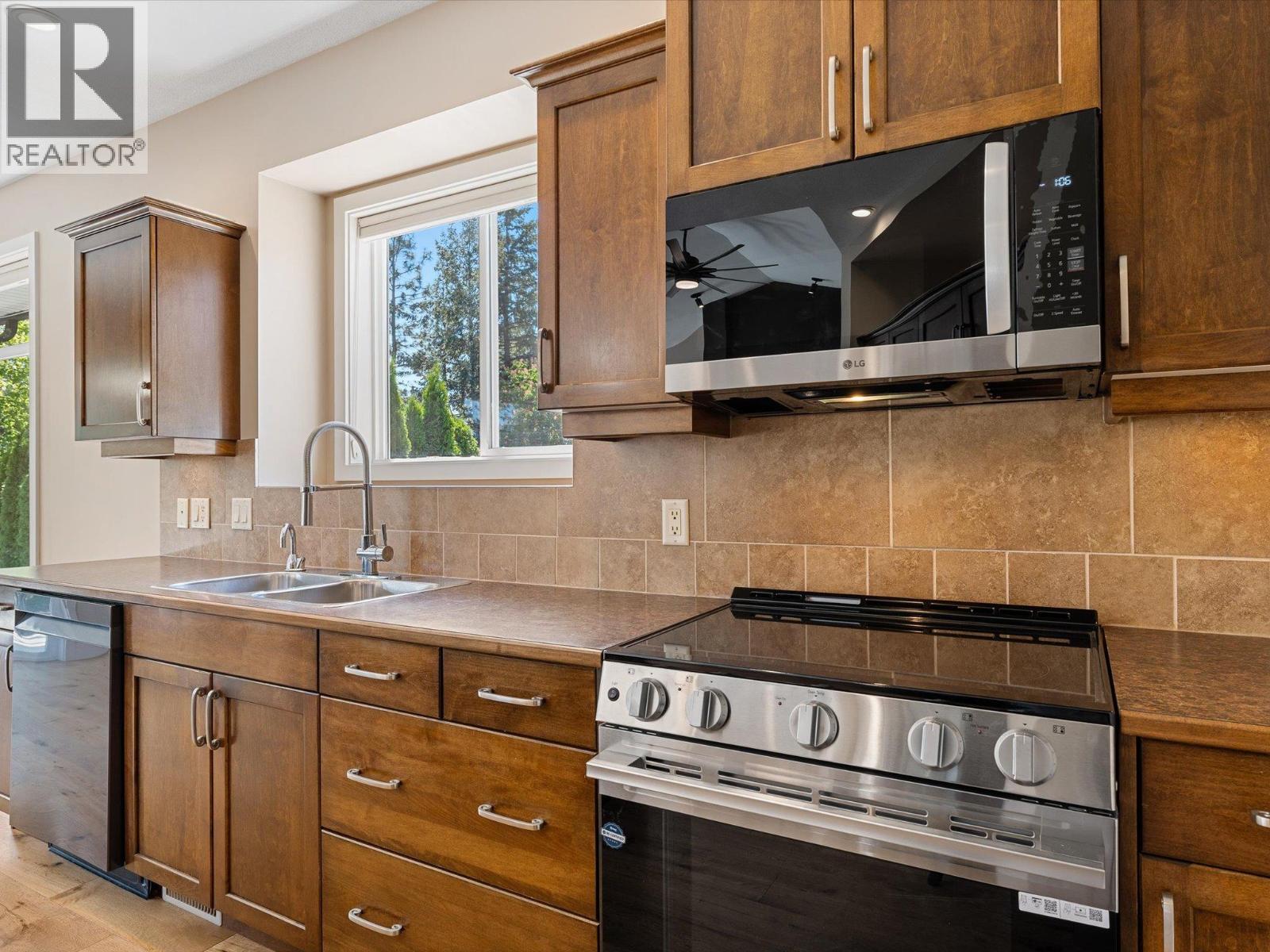 2413 Cobblestone Road, West Kelowna, British Columbia  V4T 3A7 - Photo 15 - 10386381
