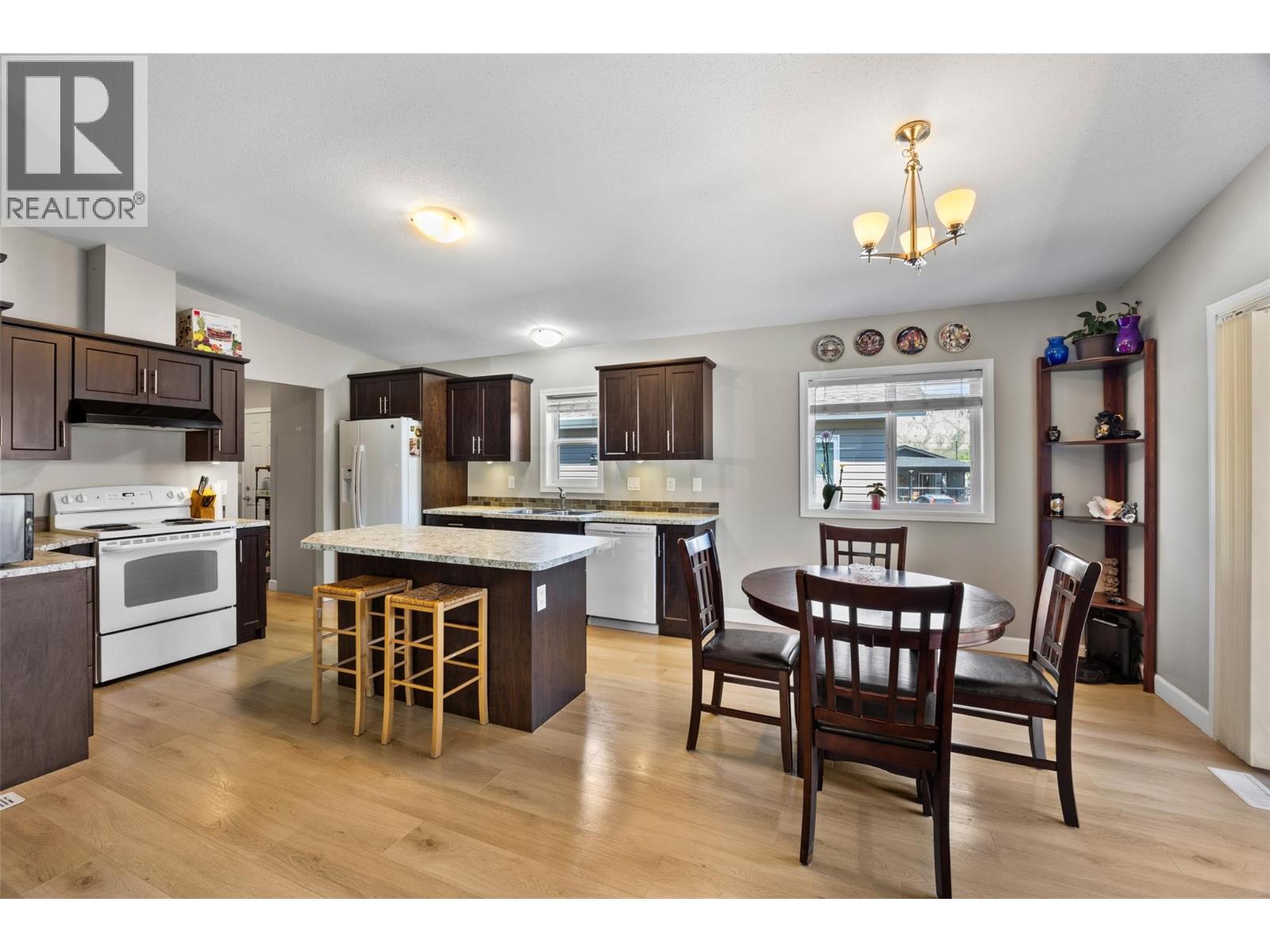 7805 Dallas Drive Unit# 42, Kamloops, British Columbia  V2C 0E5 - Photo 6 - 10386386