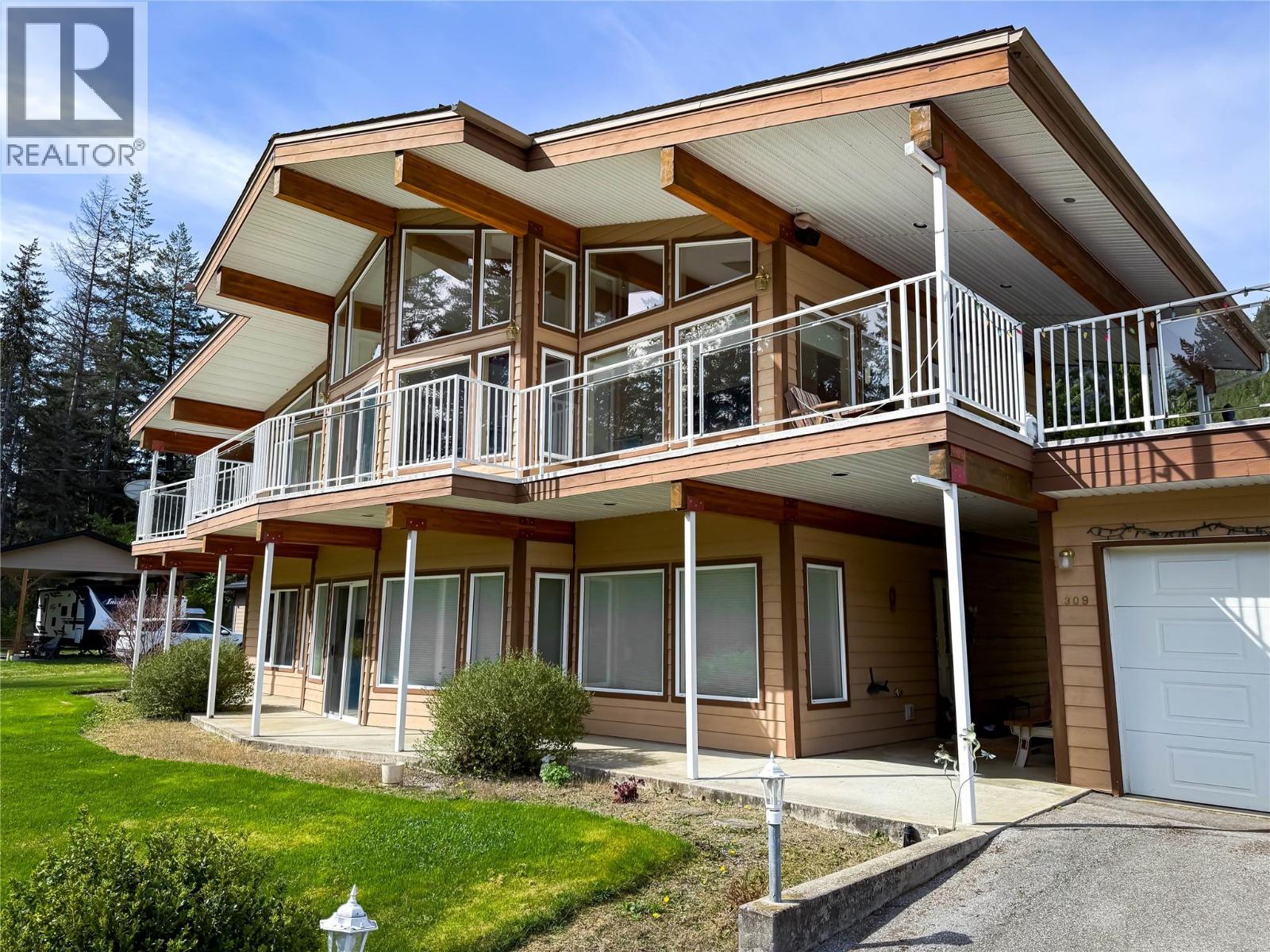 309 Kootenay Street, Lardeau, British Columbia  V0G 1M0 - Photo 7 - 10386187