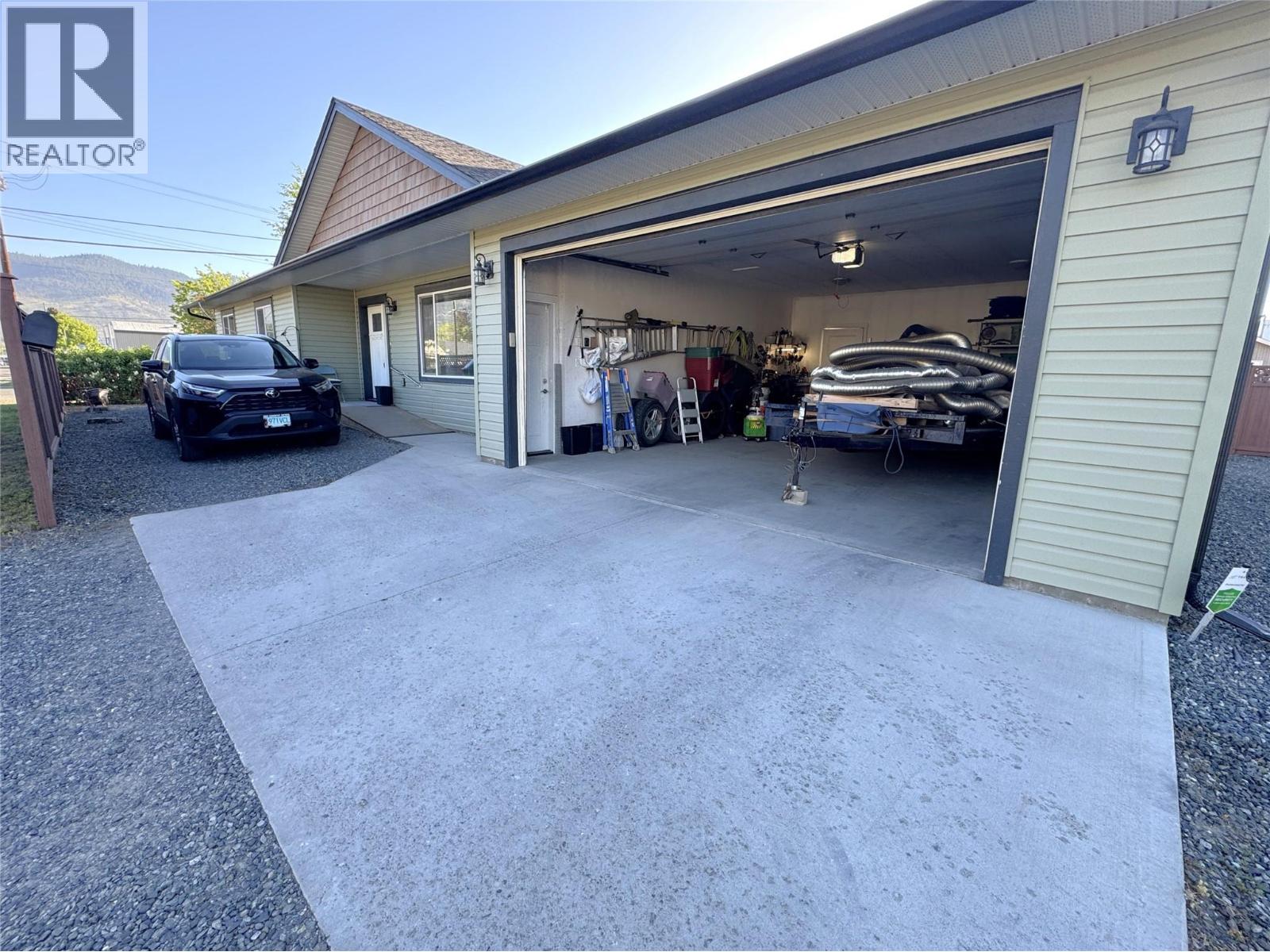 2402 Coldwater Avenue, Merritt, British Columbia  V1K 1B8 - Photo 19 - 10386087