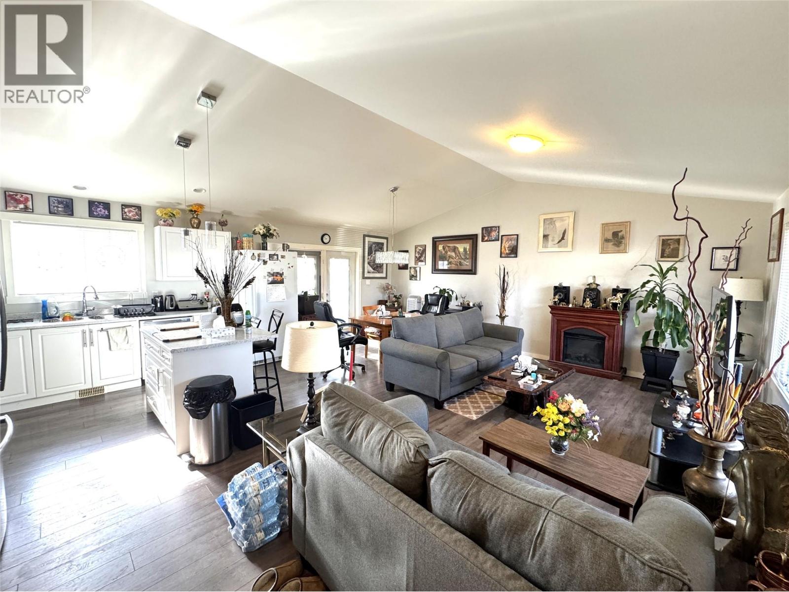 2402 Coldwater Avenue, Merritt, British Columbia  V1K 1B8 - Photo 3 - 10386087