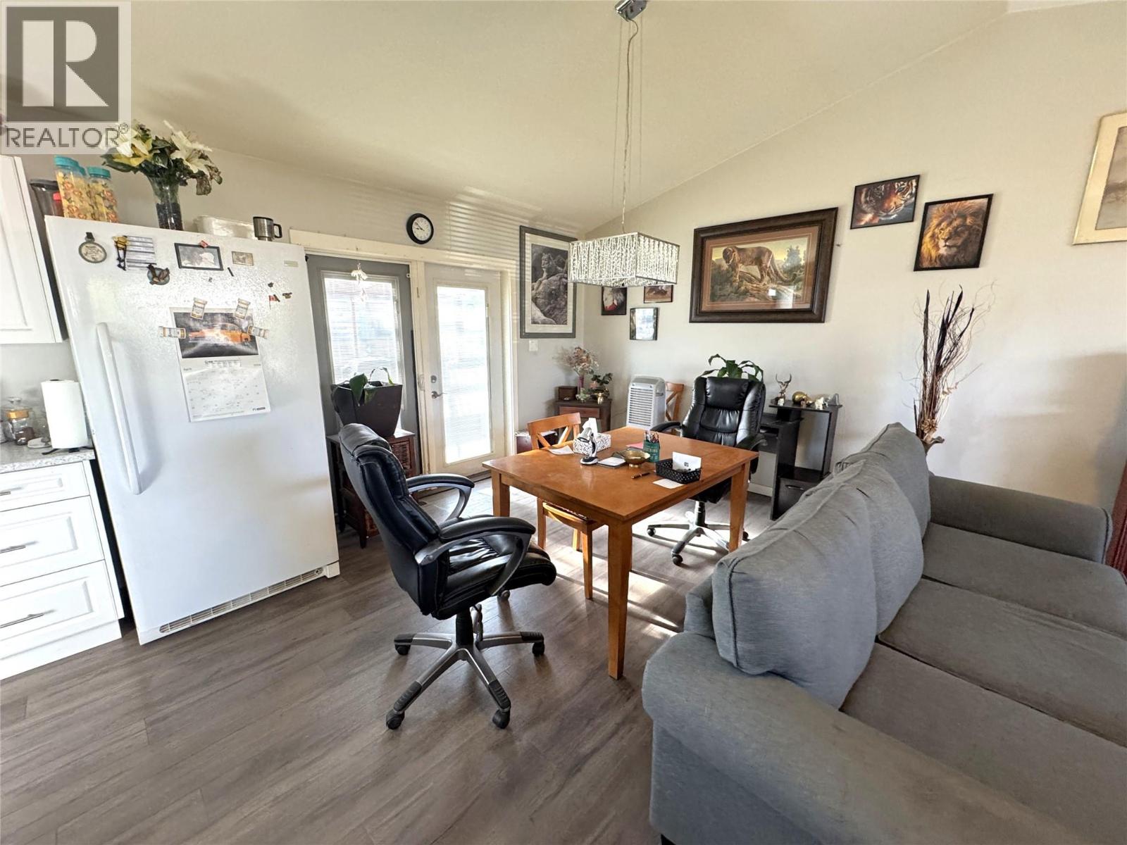 2402 Coldwater Avenue, Merritt, British Columbia  V1K 1B8 - Photo 6 - 10386087
