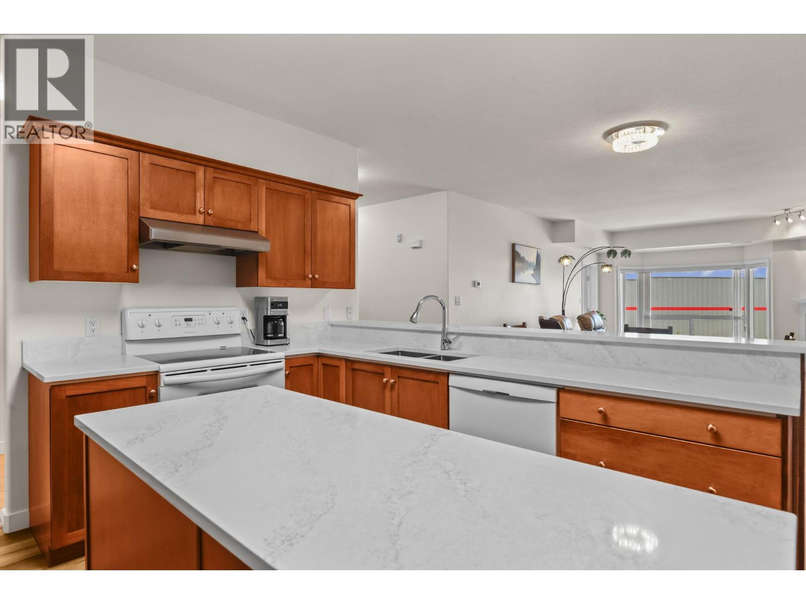 1963 Durnin Road Unit# 303, Kelowna, British Columbia  V1X 7Y4 - Photo 4 - 10386323