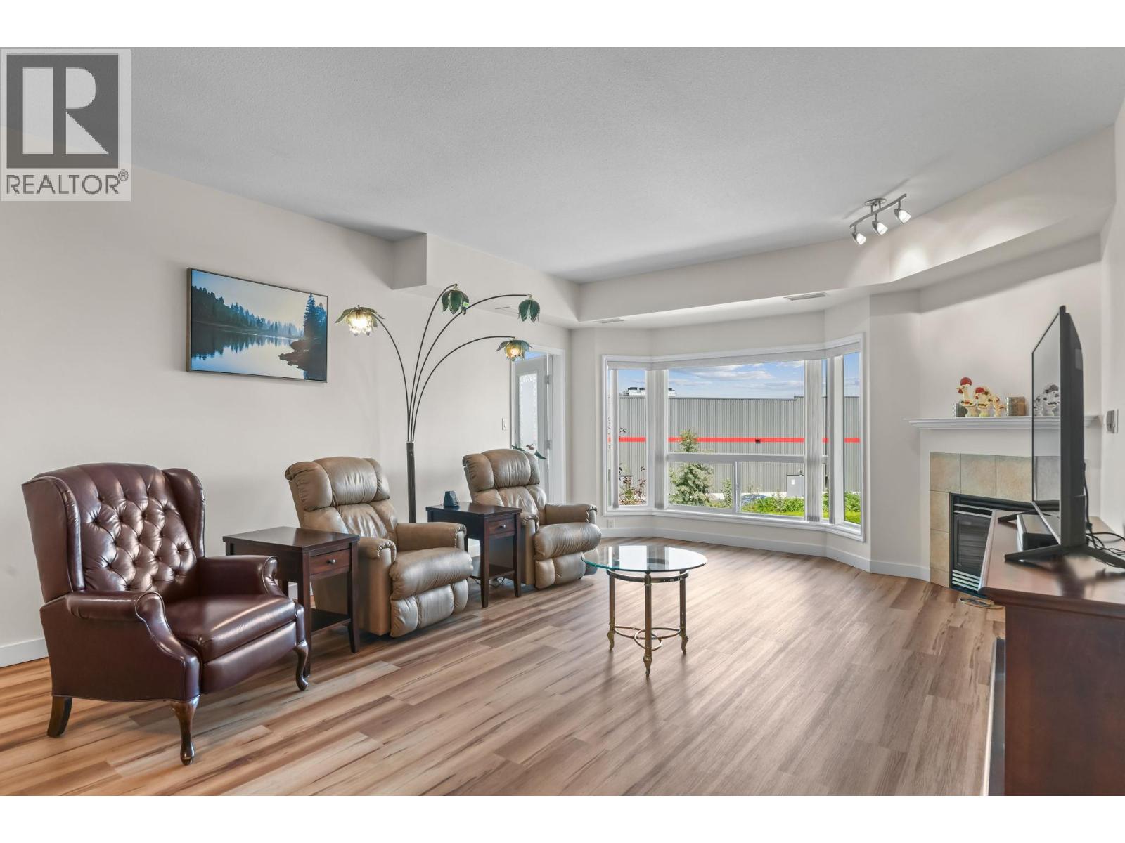 1963 Durnin Road Unit# 303, Kelowna, British Columbia  V1X 7Y4 - Photo 6 - 10386323