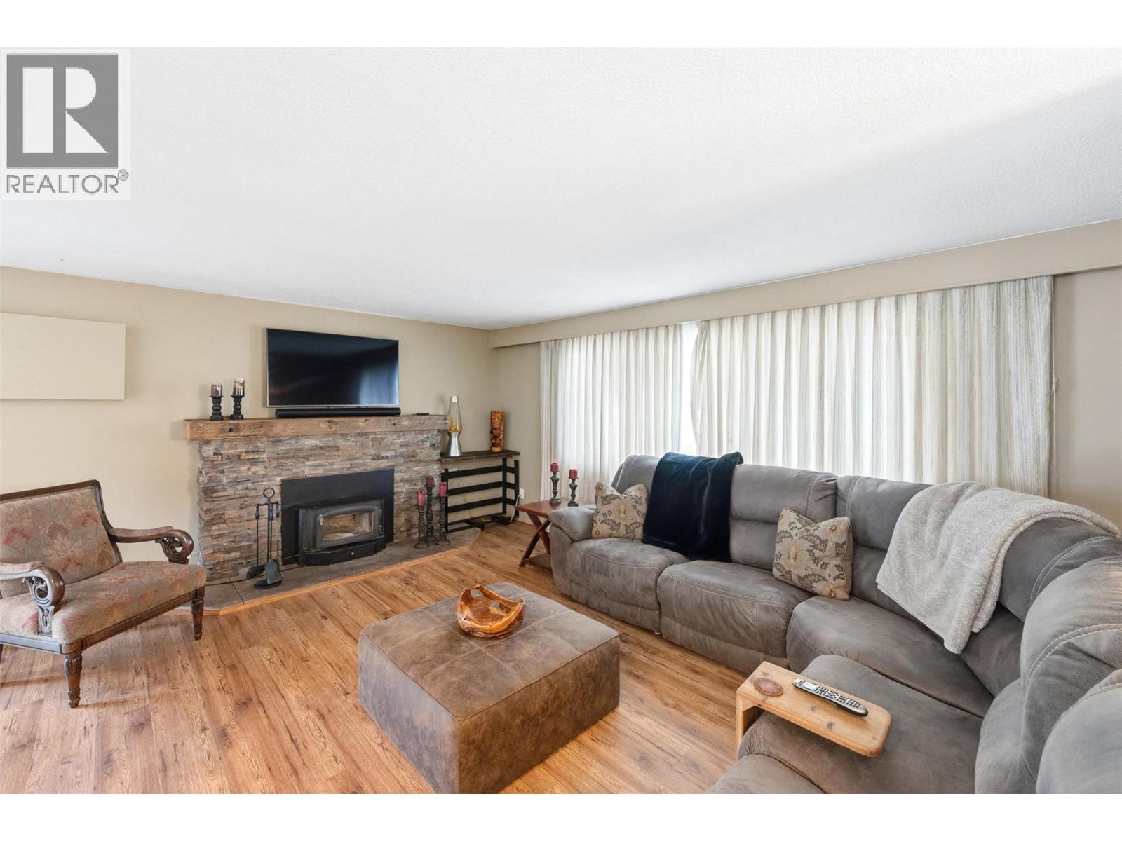 617 3rd Avenue, Keremeos, British Columbia  V0X 1N2 - Photo 2 - 10386226