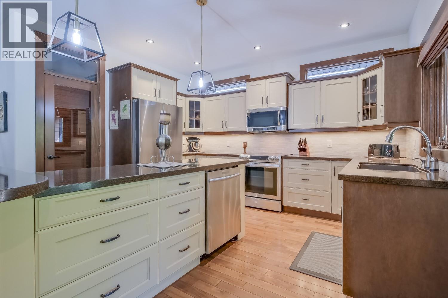 4450 Gordon Drive Unit# 137, Kelowna, British Columbia  V1W 1T1 - Photo 10 - 10386349