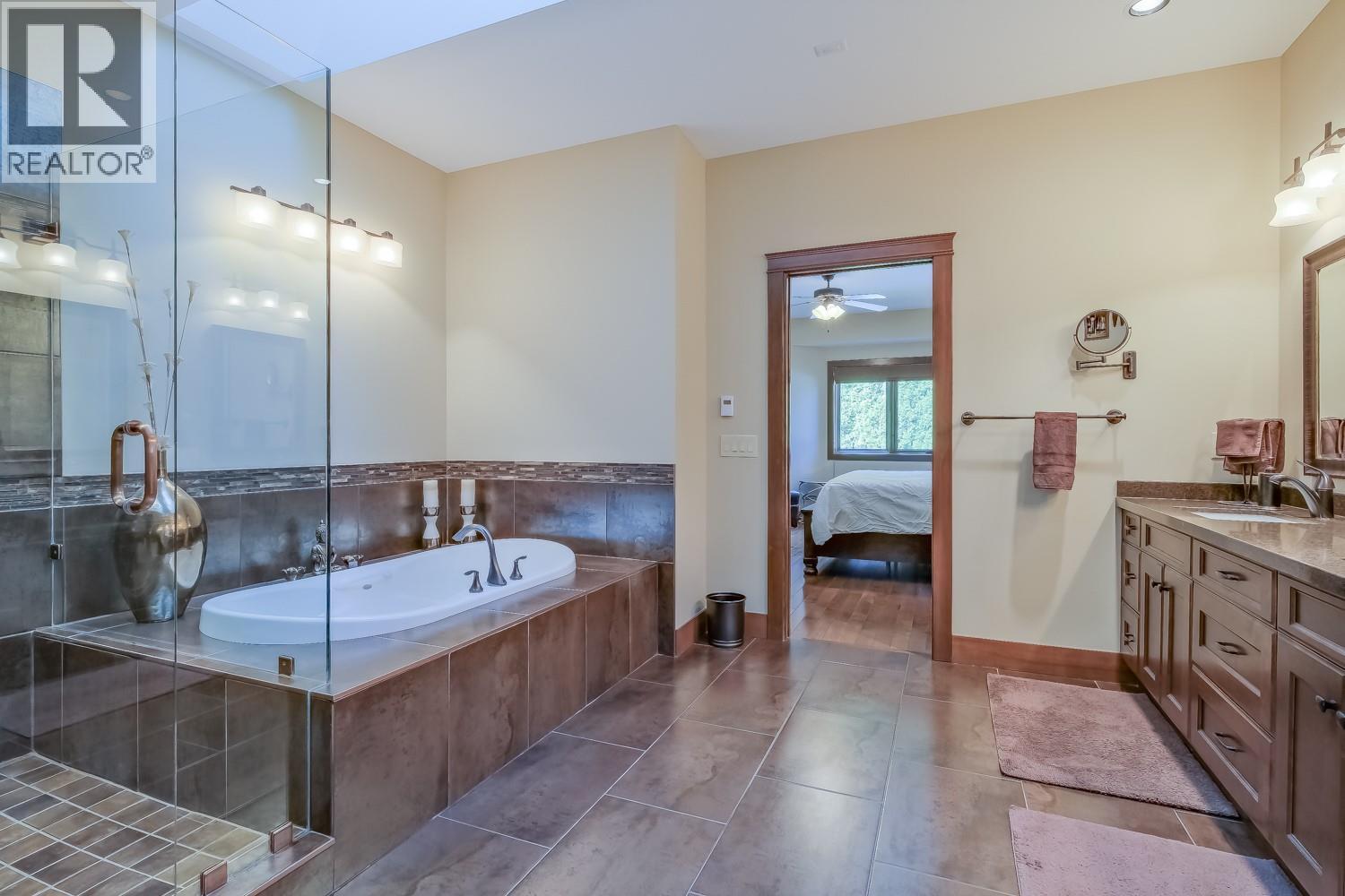 4450 Gordon Drive Unit# 137, Kelowna, British Columbia  V1W 1T1 - Photo 25 - 10386349