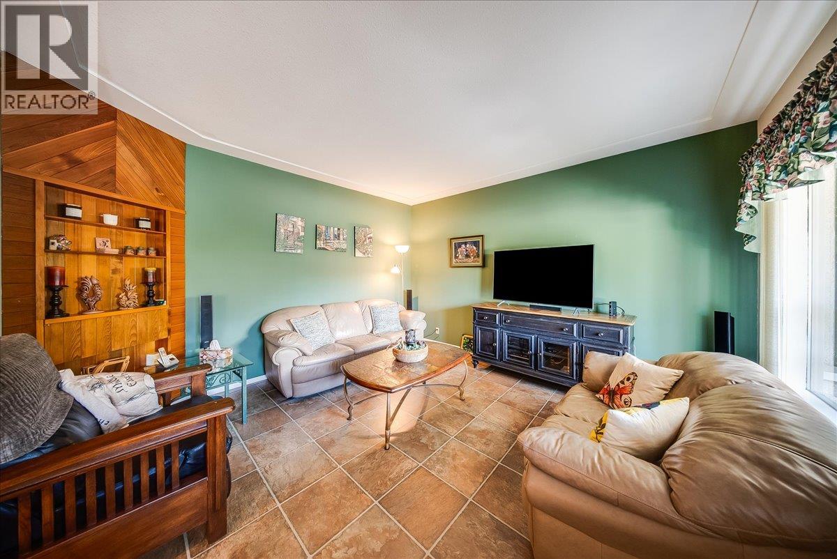1239 Third Avenue, Trail, British Columbia  V1R 1P1 - Photo 14 - 10386250