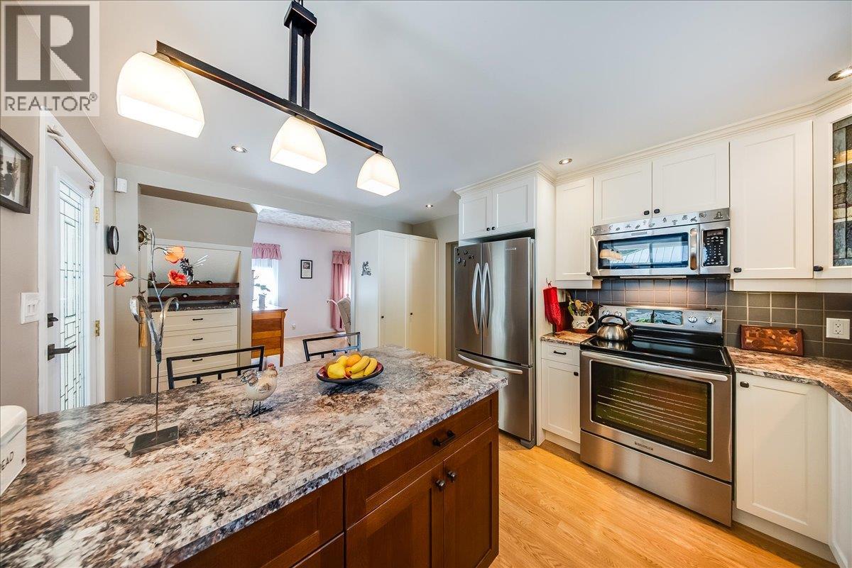 1239 Third Avenue, Trail, British Columbia  V1R 1P1 - Photo 4 - 10386250