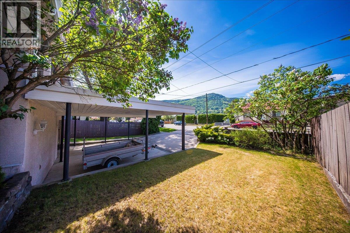 1239 Third Avenue, Trail, British Columbia  V1R 1P1 - Photo 43 - 10386250