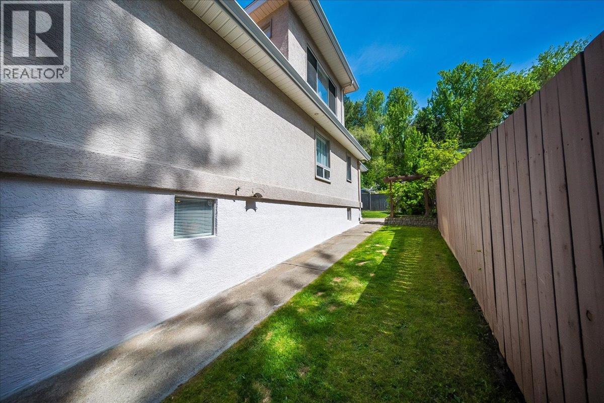 1239 Third Avenue, Trail, British Columbia  V1R 1P1 - Photo 47 - 10386250