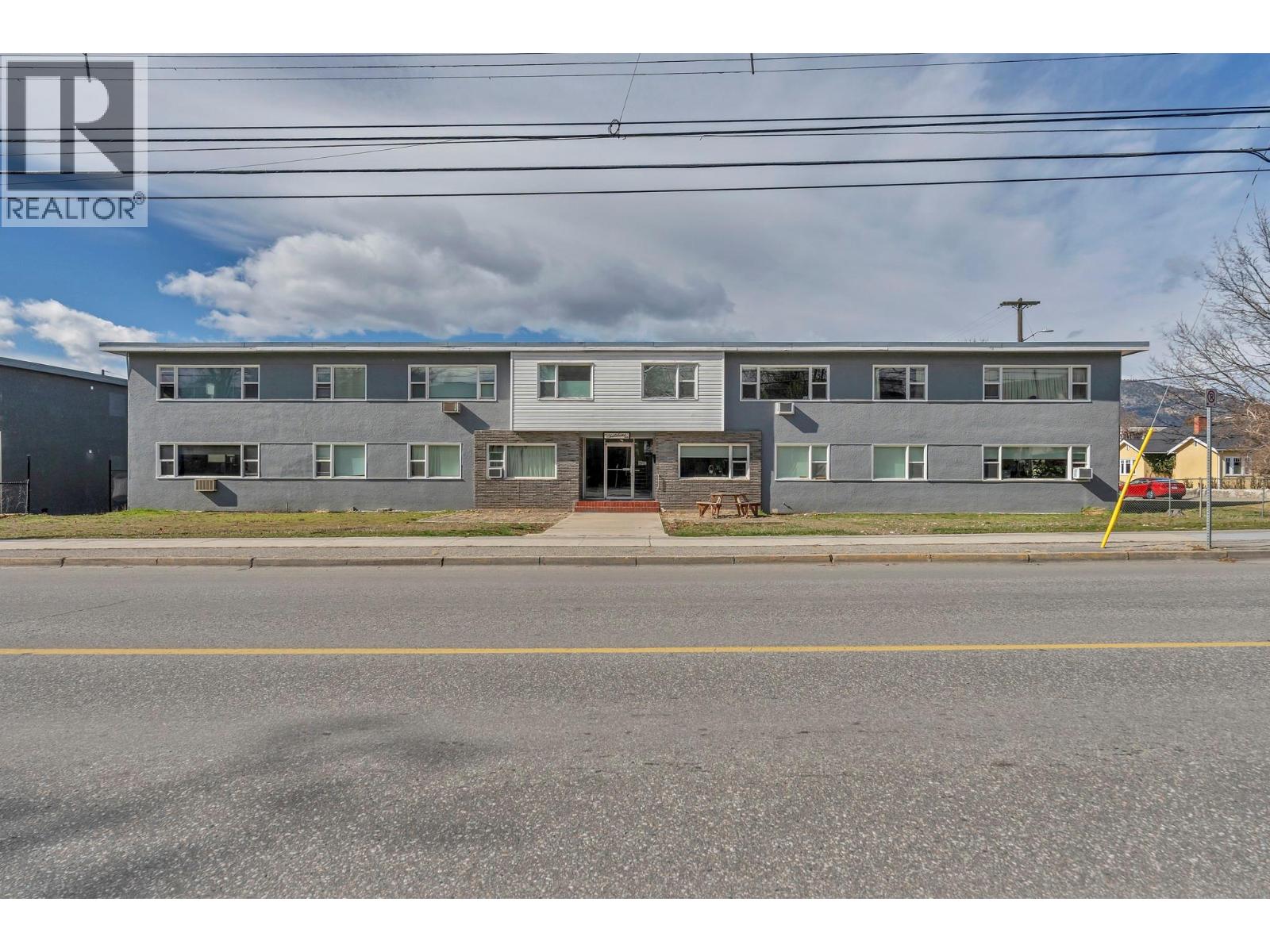 909 Fairview Road, Penticton, British Columbia  V2A 5Z1 - Photo 2 - 10386430