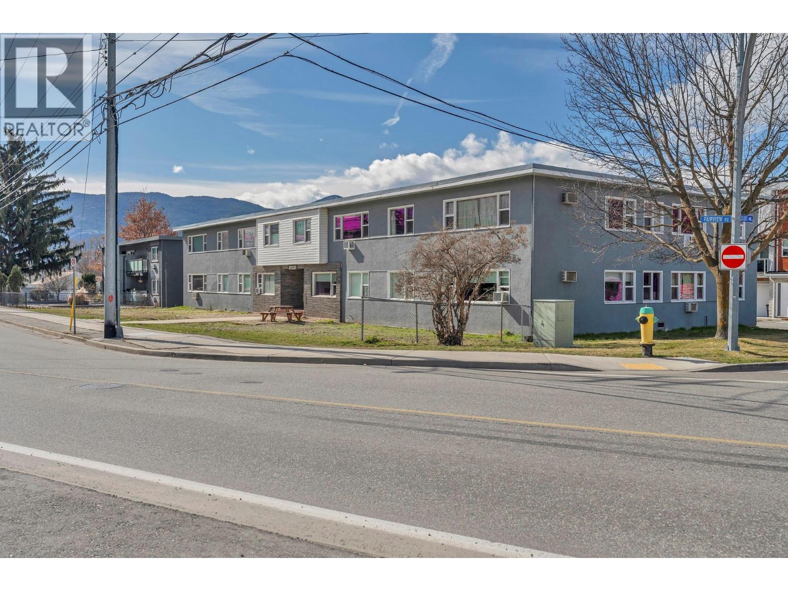 909 Fairview Road, Penticton, British Columbia  V2A 5Z1 - Photo 6 - 10386430