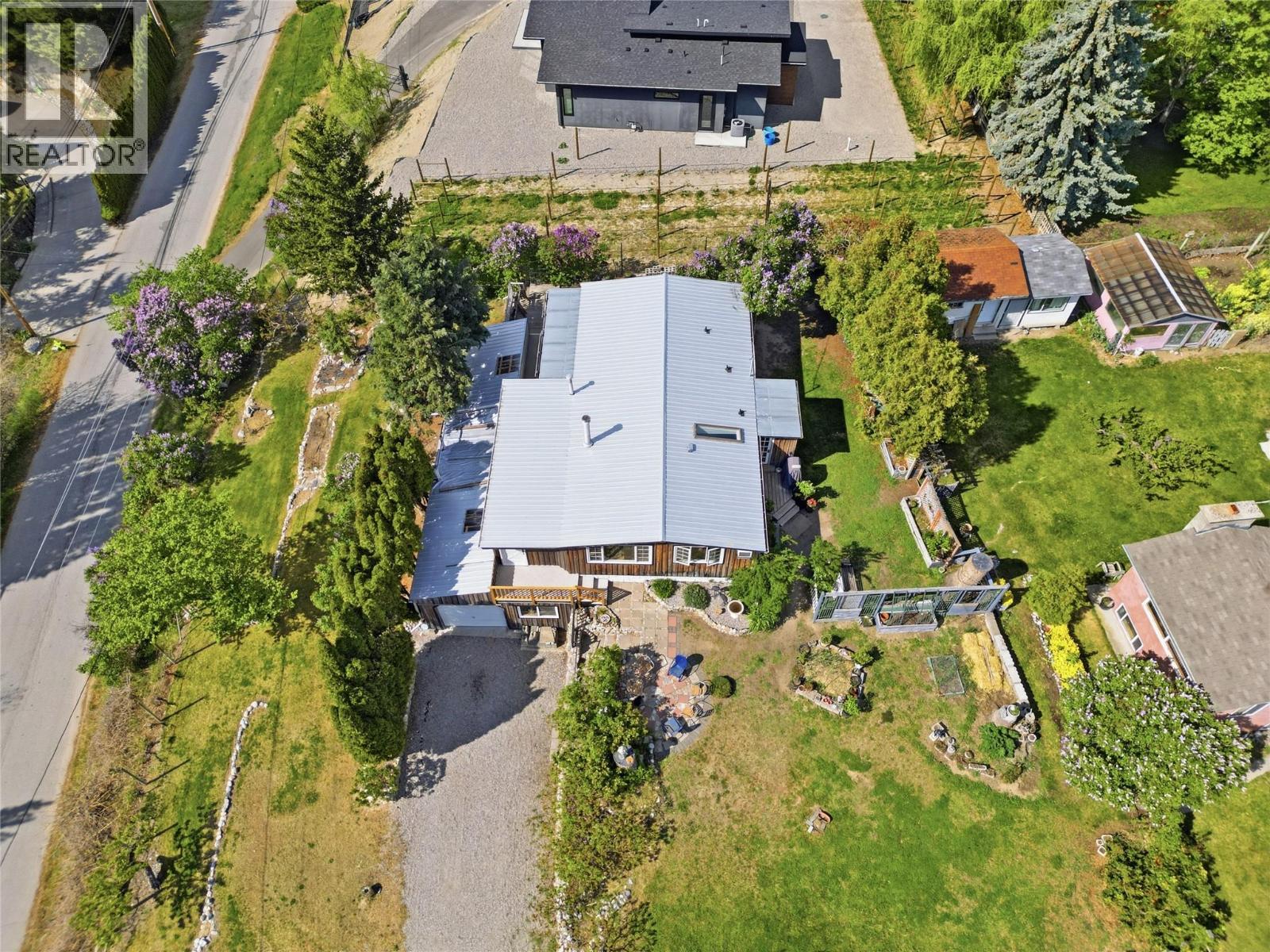 905 Lower Debeck Road, Naramata, British Columbia  V0H 1N1 - Photo 2 - 10385921