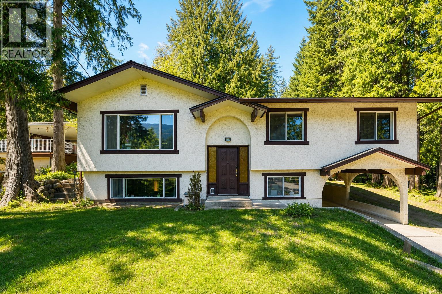 2897 Highway 3A, nelson, British Columbia