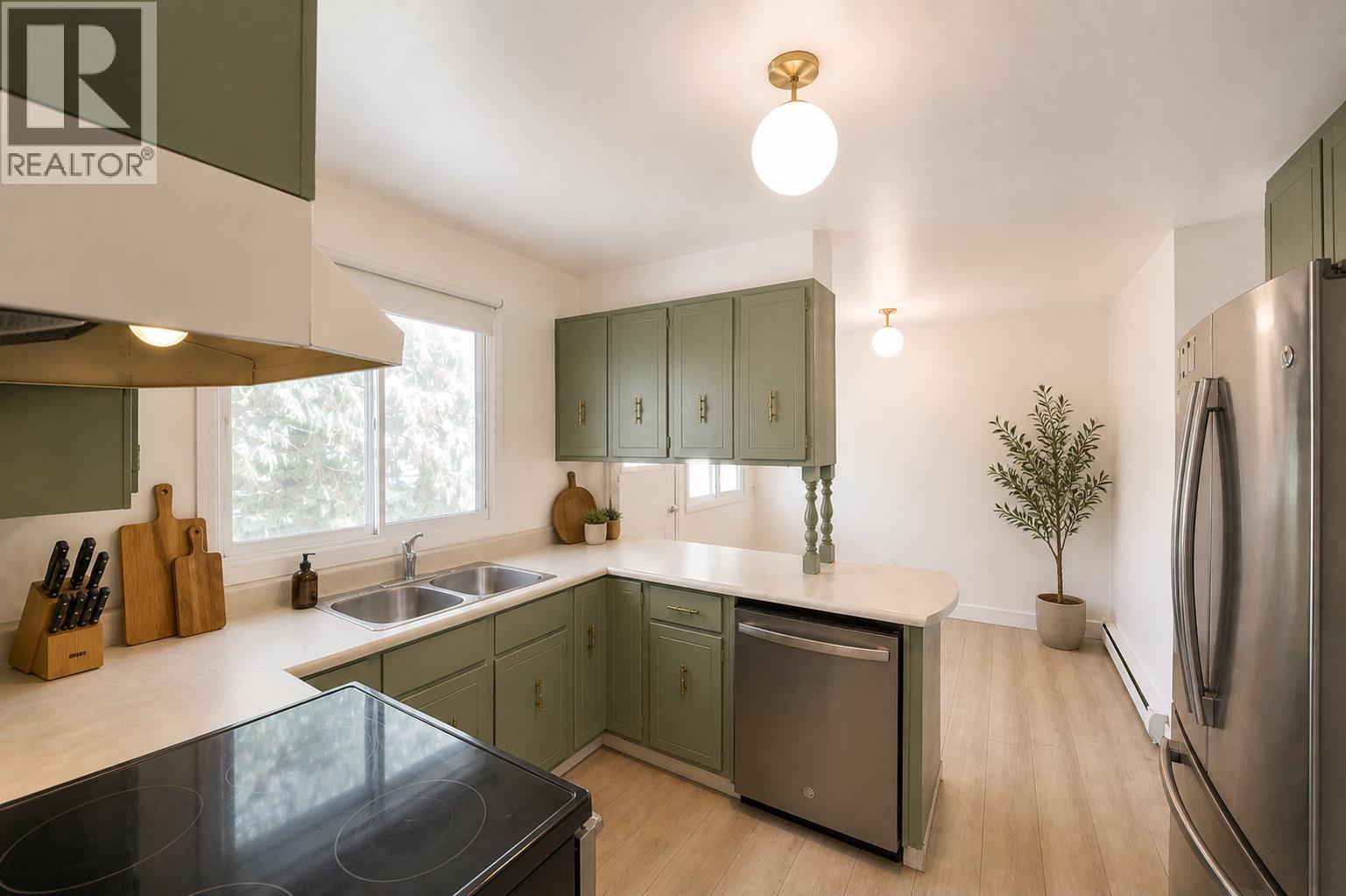 2897 Highway 3a, Nelson, British Columbia  V1L 6M1 - Photo 10 - 10385662