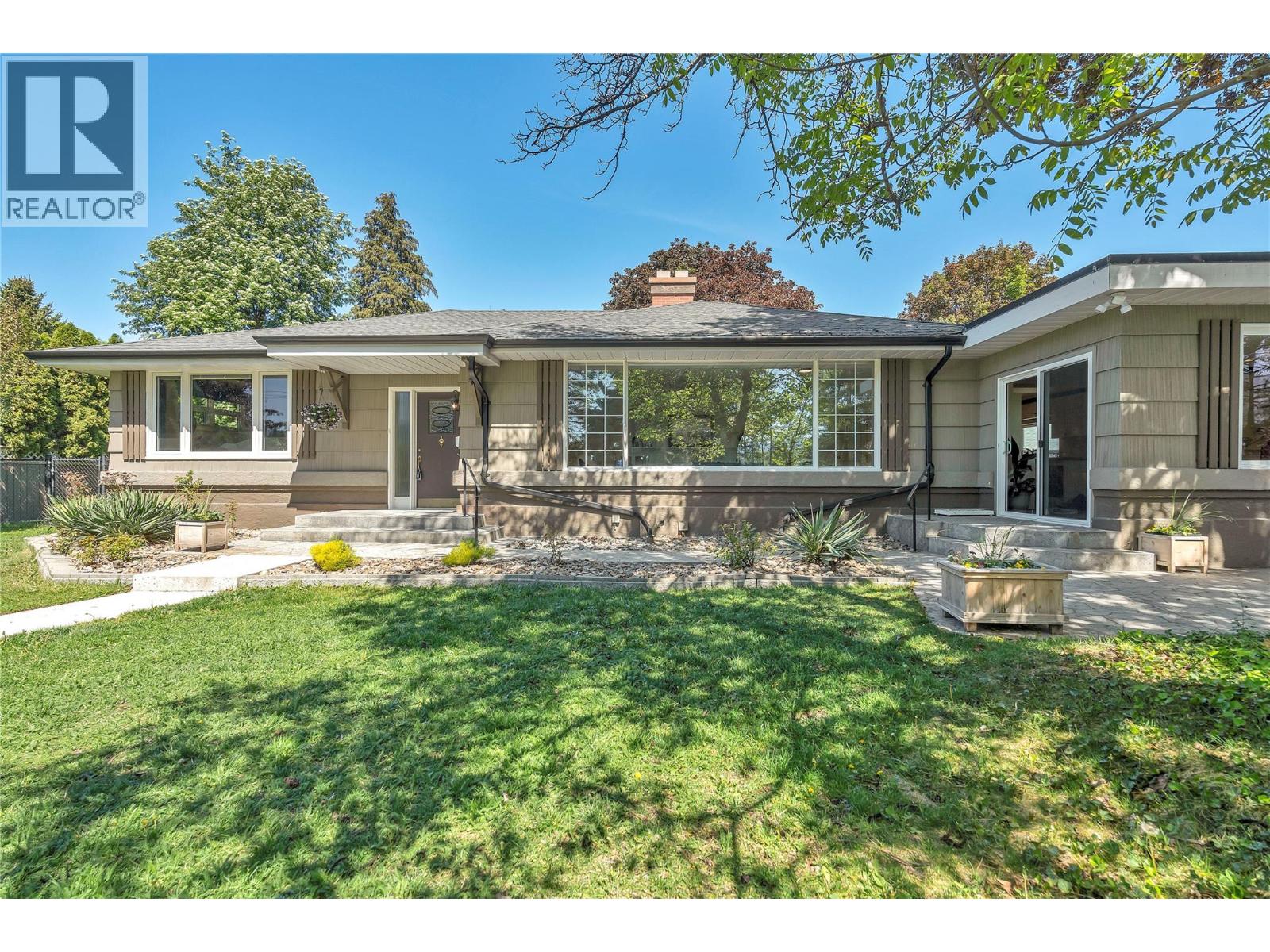 1135 Johnson Road, Penticton, British Columbia  V2A 1W6 - Photo 2 - 10386369