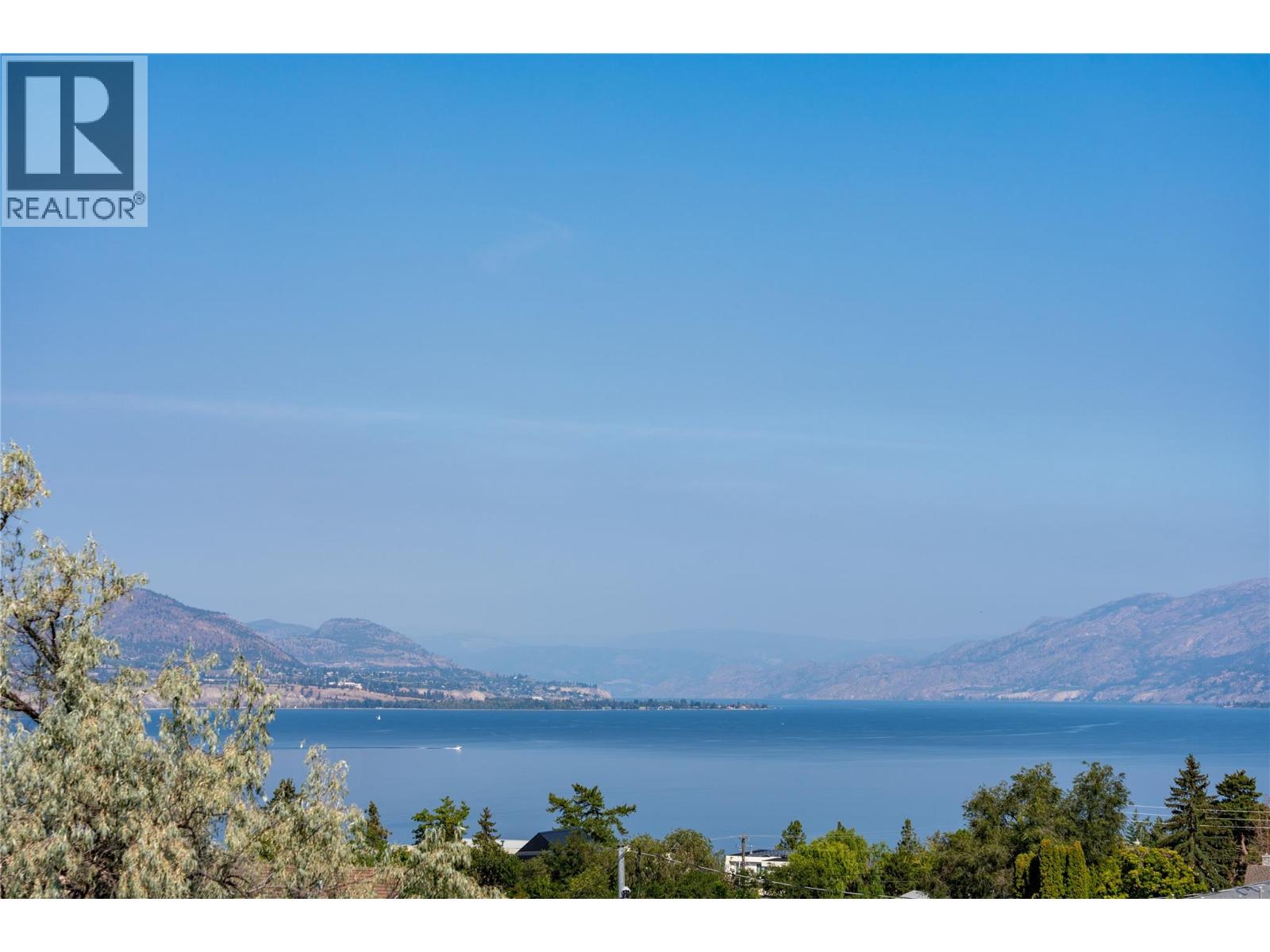 745 Westminster Avenue E, Penticton, British Columbia  V2A 1J2 - Photo 2 - 10385112
