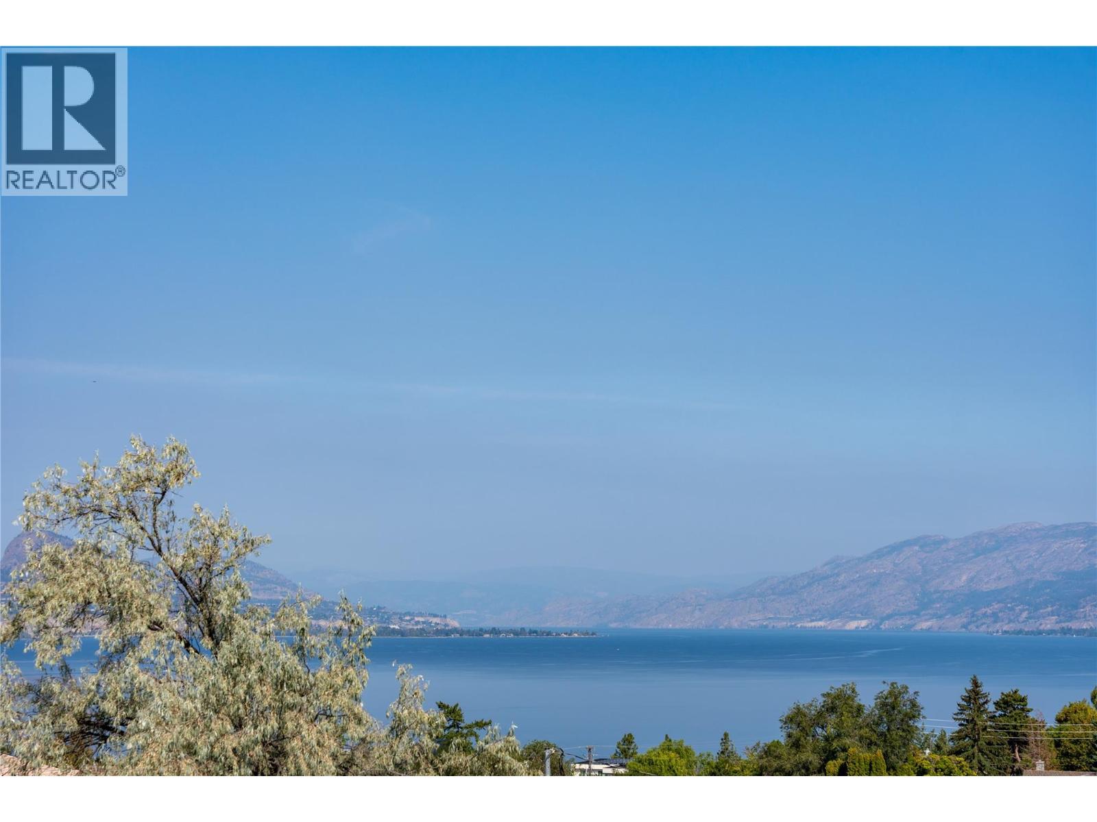 745 Westminster Avenue E, Penticton, British Columbia  V2A 1J2 - Photo 4 - 10385112