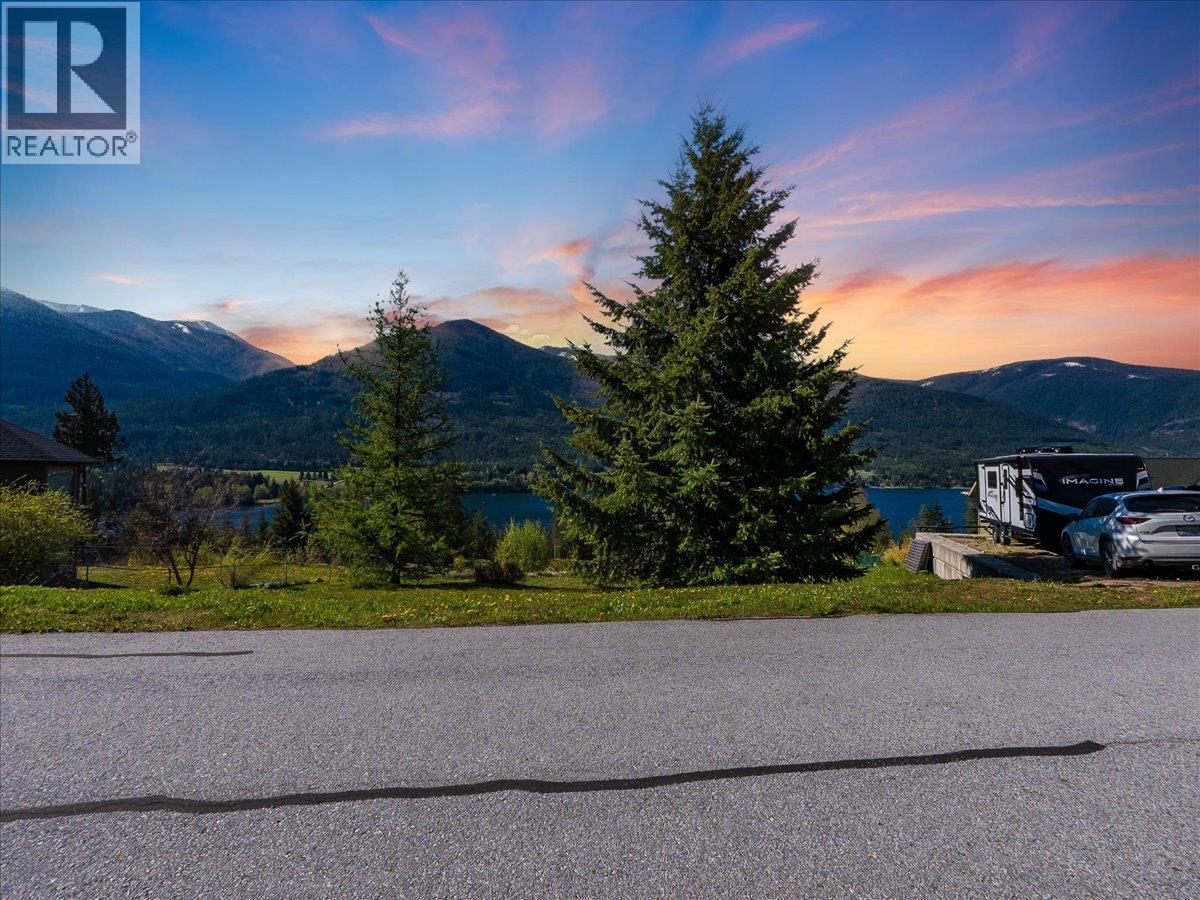 6759 Eagleview Lane, Nelson, British Columbia  V1L 6W6 - Photo 10 - 10381435