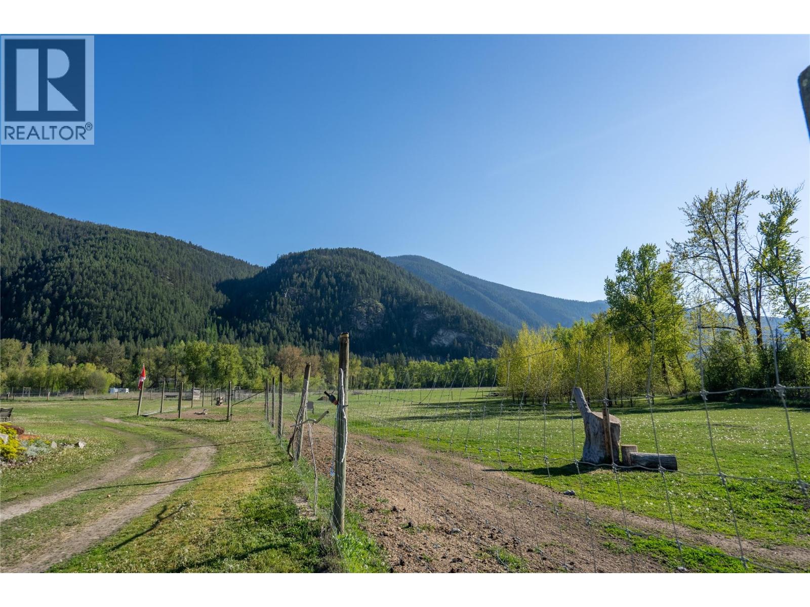 299 Antifaev Road, Grand Forks, British Columbia  V0H 1H9 - Photo 10 - 10386130