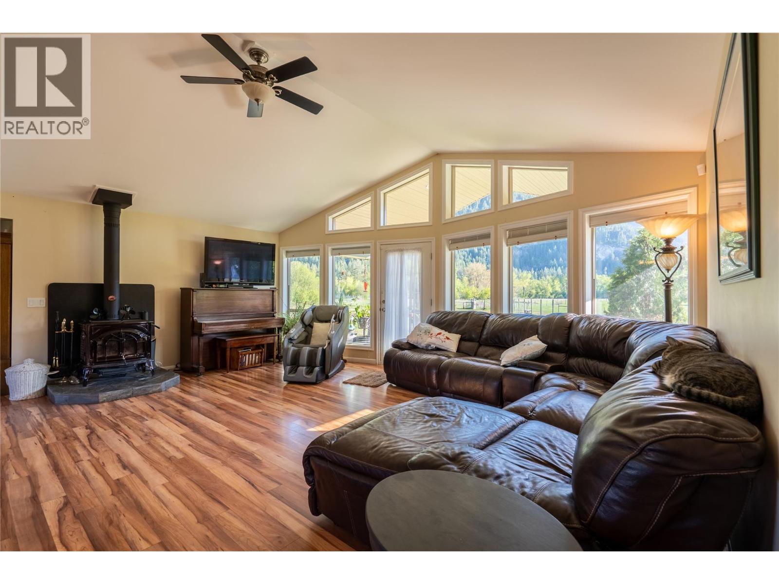 299 Antifaev Road, Grand Forks, British Columbia  V0H 1H9 - Photo 15 - 10386130