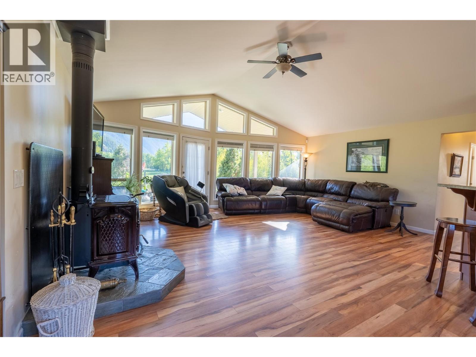 299 Antifaev Road, Grand Forks, British Columbia  V0H 1H9 - Photo 16 - 10386130