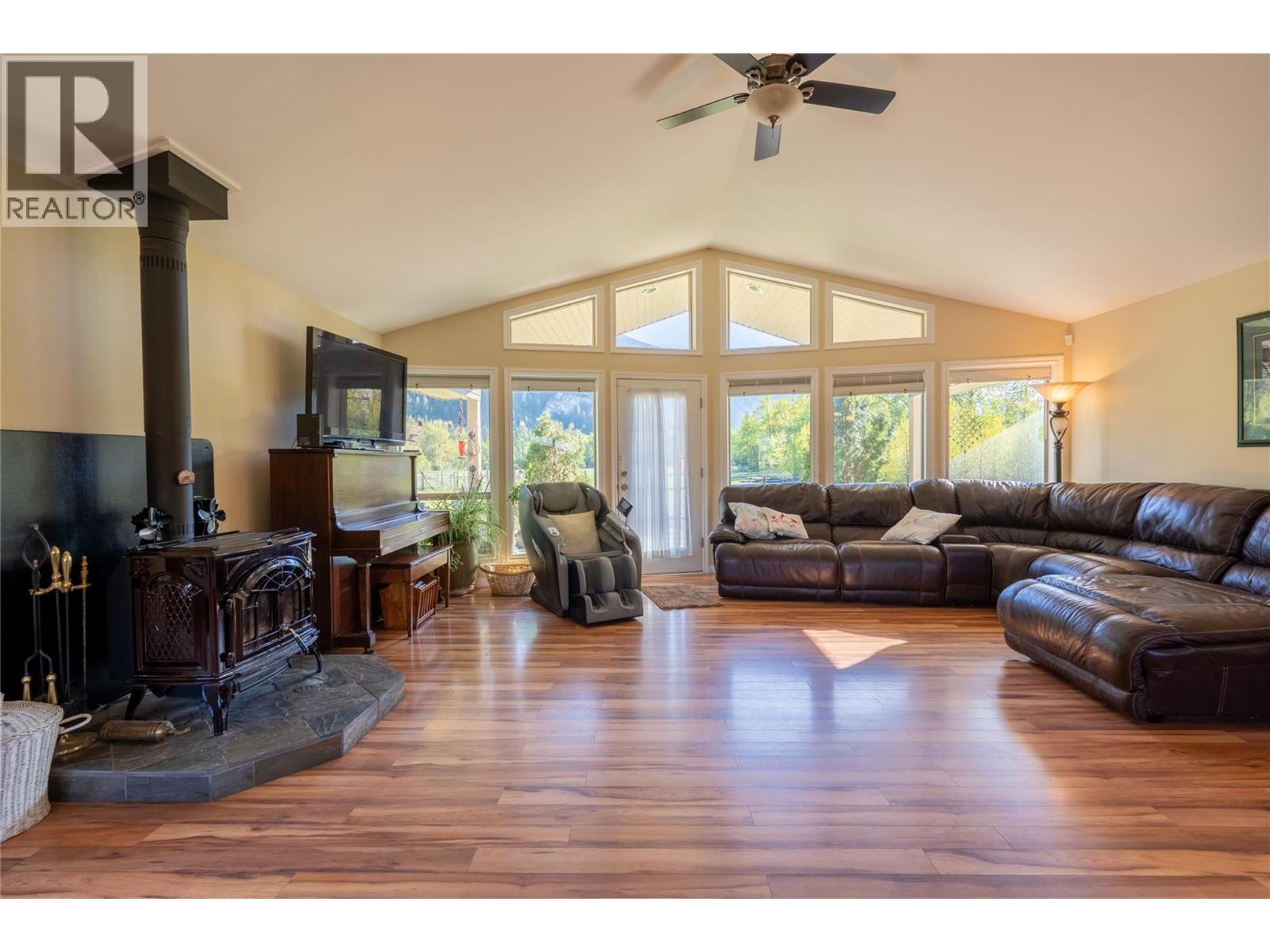 299 Antifaev Road, Grand Forks, British Columbia  V0H 1H9 - Photo 17 - 10386130