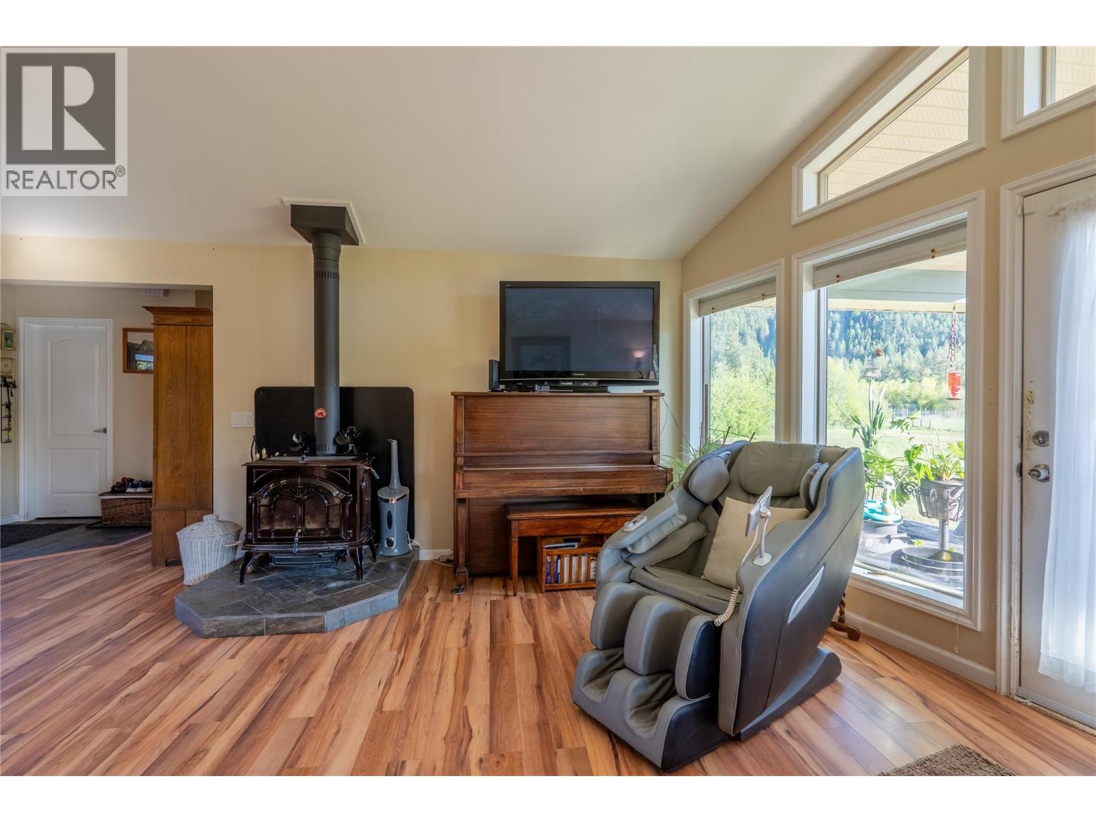 299 Antifaev Road, Grand Forks, British Columbia  V0H 1H9 - Photo 27 - 10386130