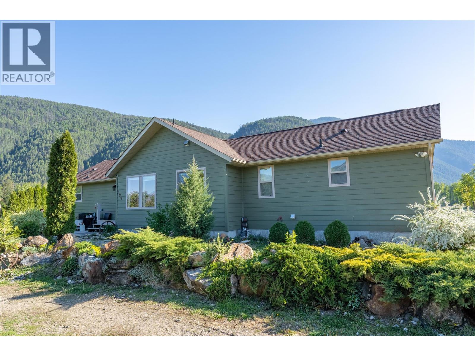 299 Antifaev Road, Grand Forks, British Columbia  V0H 1H9 - Photo 7 - 10386130