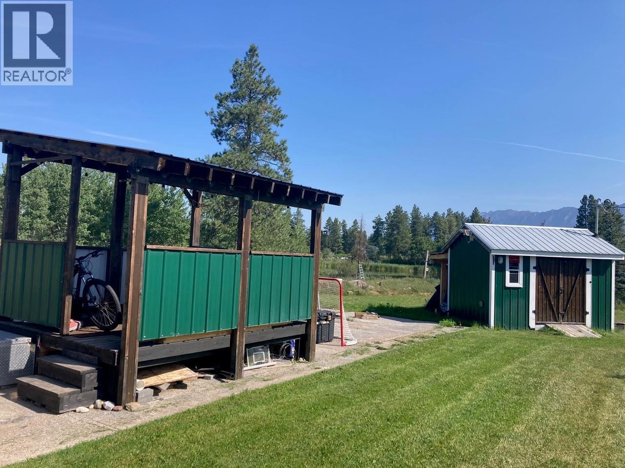 5469 Riverview Frontage Road, Ta Ta Creek, British Columbia  V0B 2H0 - Photo 4 - 10386312