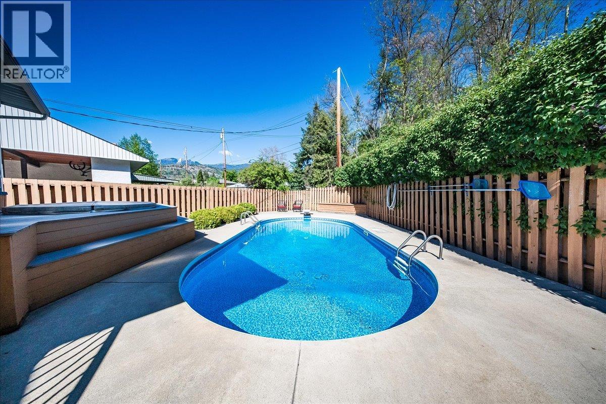 541 Portia Crescent, Trail, British Columbia  V1R 1A8 - Photo 26 - 10385136