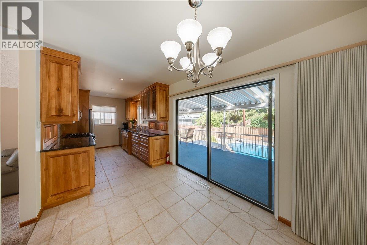 541 Portia Crescent, Trail, British Columbia  V1R 1A8 - Photo 34 - 10385136
