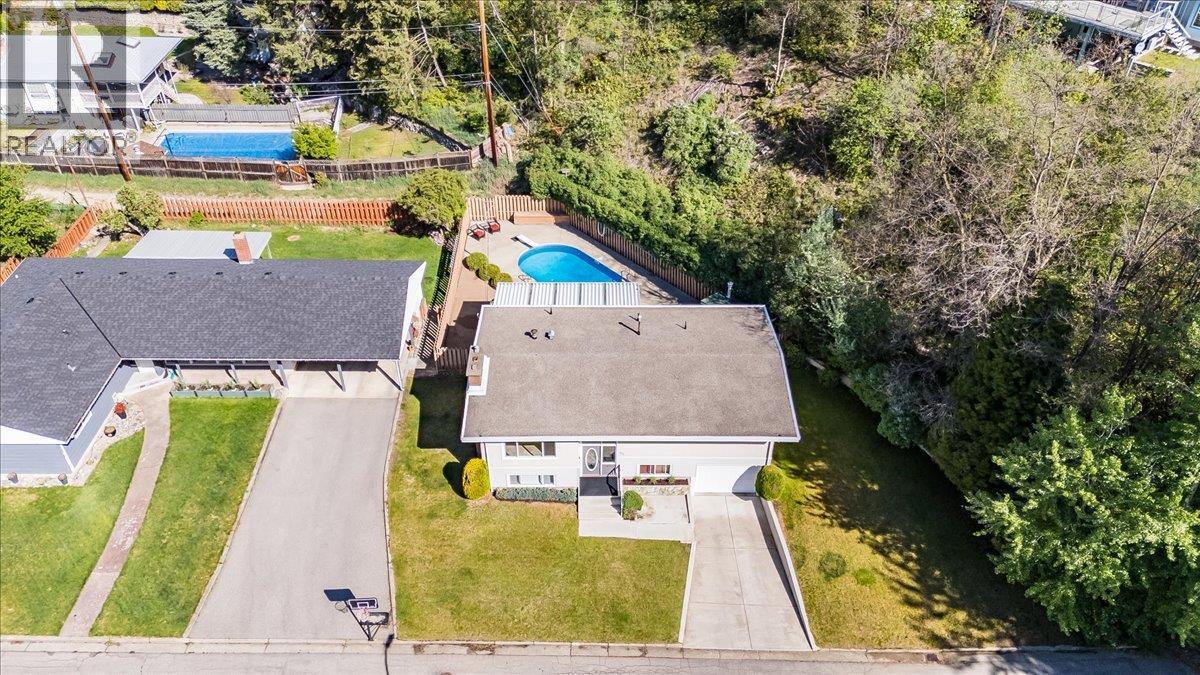 541 Portia Crescent, Trail, British Columbia  V1R 1A8 - Photo 35 - 10385136