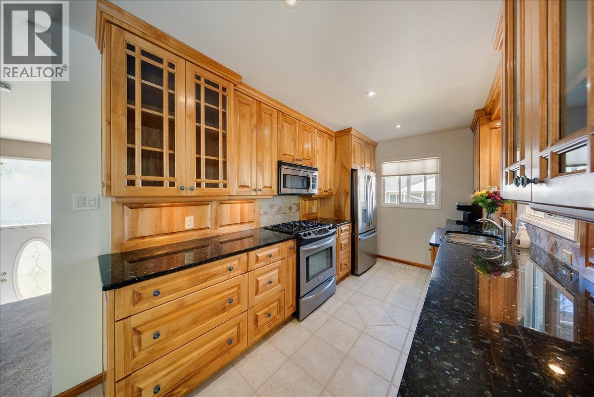 541 Portia Crescent, Trail, British Columbia  V1R 1A8 - Photo 6 - 10385136