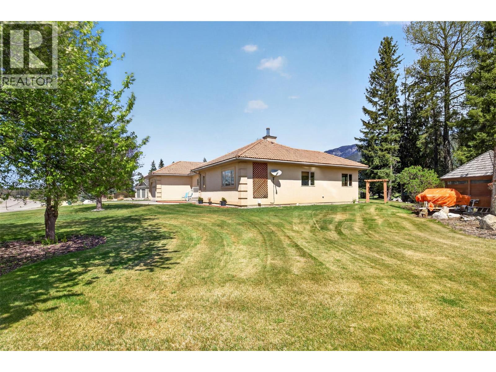 5102 Riverside Drive, Fairmont Hot Springs, British Columbia  V0B 1L1 - Photo 61 - 10386294