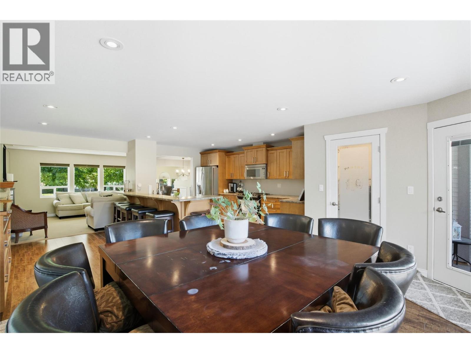 5996 Todd Hill Crescent, Kamloops, British Columbia  V2C 4X8 - Photo 13 - 10386514