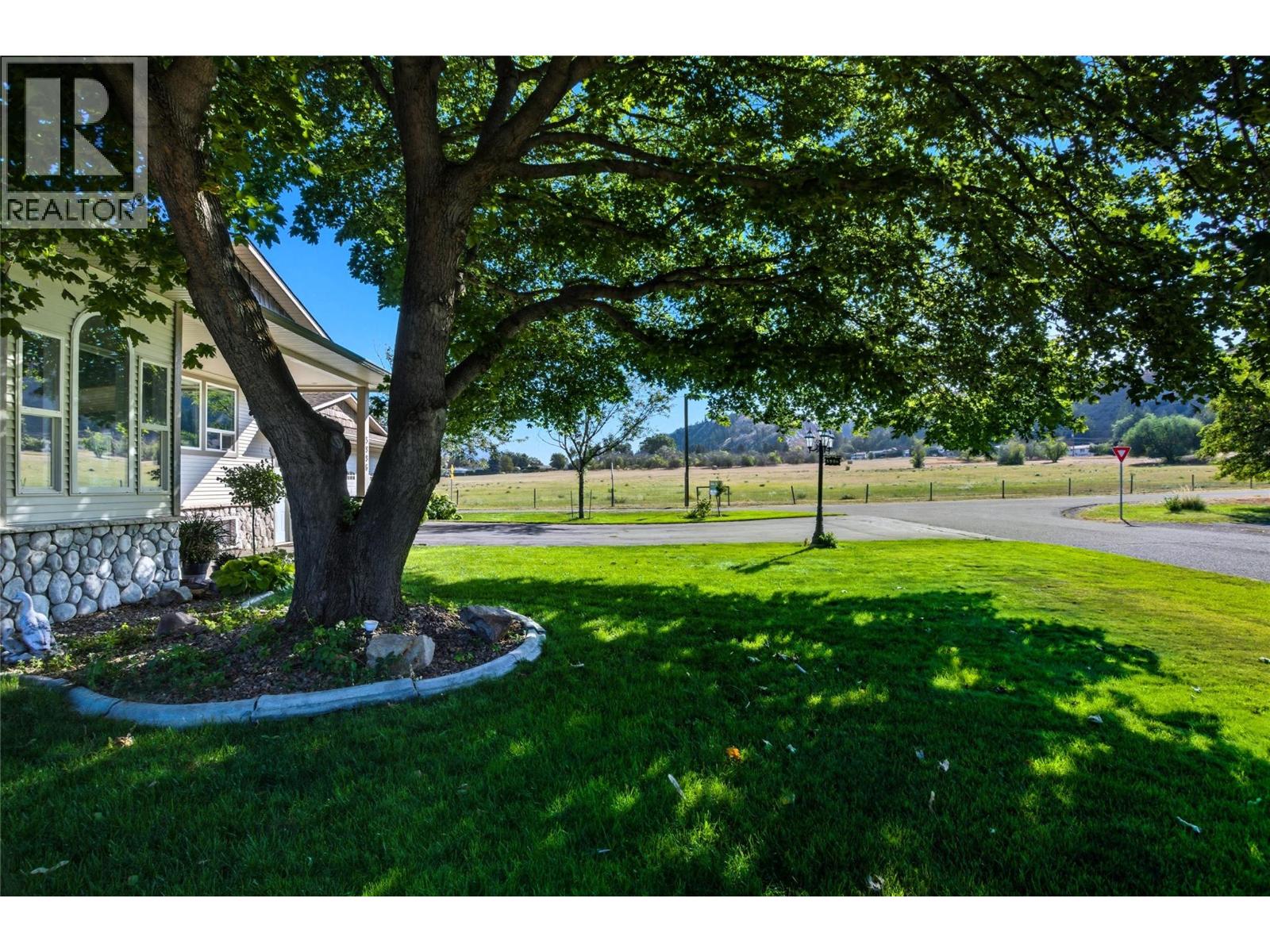 5996 Todd Hill Crescent, Kamloops, British Columbia  V2C 4X8 - Photo 33 - 10386514