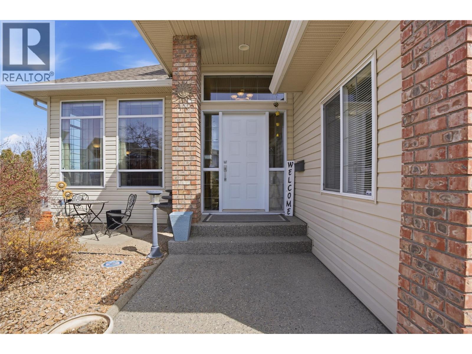 851 Bramble Place, Kamloops, British Columbia  V1S 1Y6 - Photo 4 - 10386510